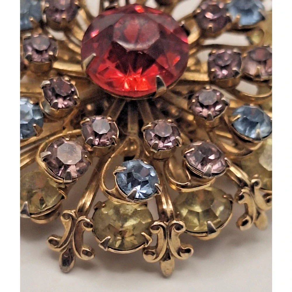 Unbranded striking vintage